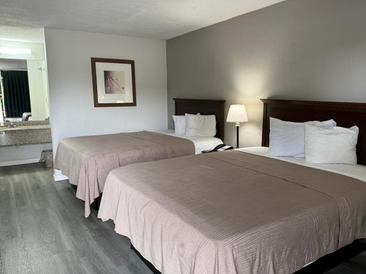 Camden West Inn Экстерьер фото